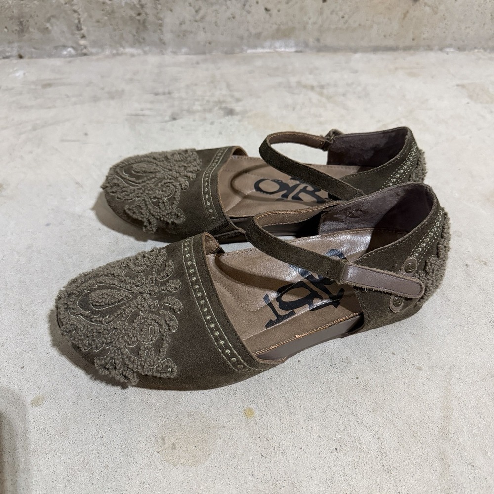 OTBT Kalamazoo Olive Brown Embroidered Suede Mary Jane Flats - Women's Size 7M
